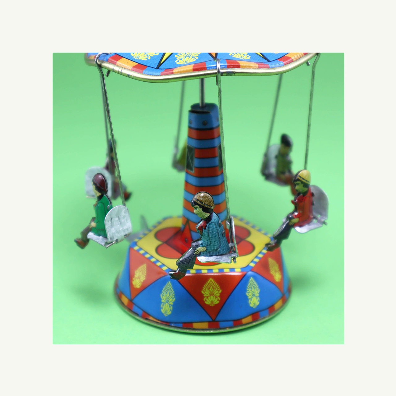 Tin Carousel Swing, Primary