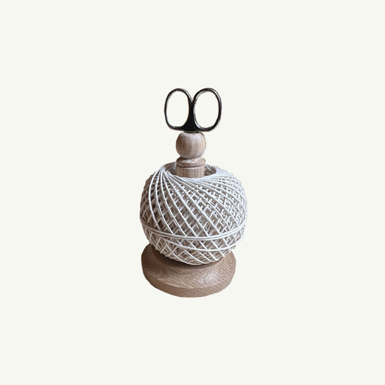 String Tidy with Scissors