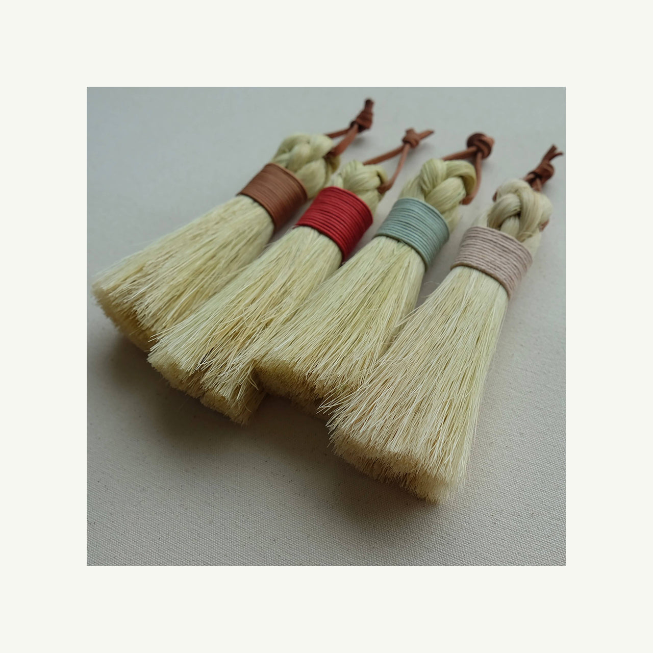 Round Whisk Table Broom